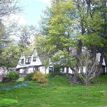 Whistler'S Inn Lenox Esterno foto