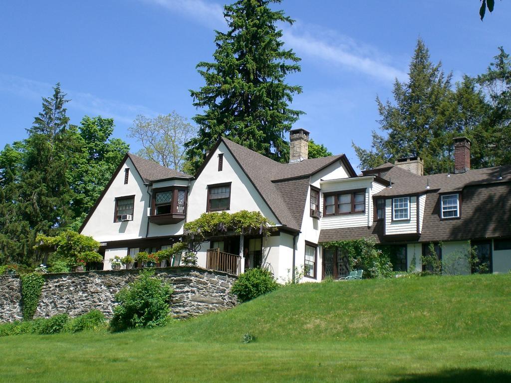 Whistler'S Inn Lenox Esterno foto