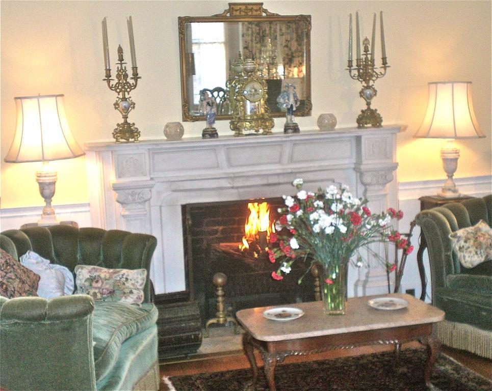 Whistler'S Inn Lenox Esterno foto